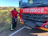 VÍDEO: Mulher fica ferida após camionete sair da pista e cair em ribanceira 