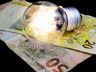 Governo isenta consumidores de baixa renda do pagamento da conta de luz 