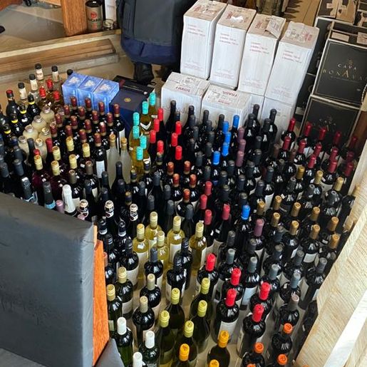 Receita Federal realiza maior operação da história no combate à entrada irregular de vinhos no país 