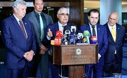 Senadores defendem impedimento de Luis Roberto Barroso  