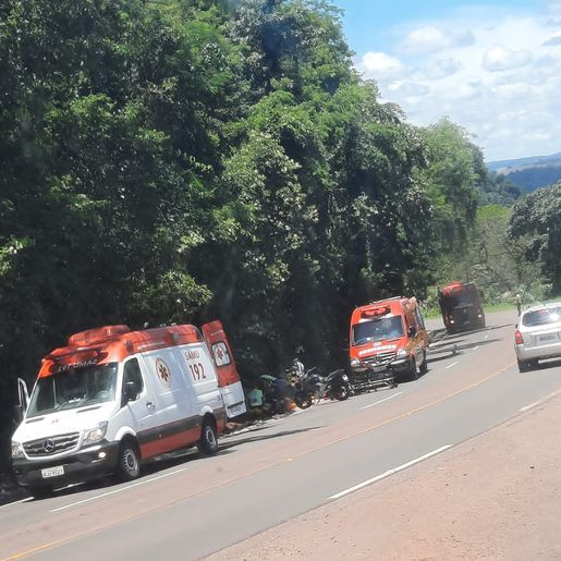 Queda de motocicleta deixa dois feridos na SC 163, em Itapiranga