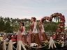 Desfile histórico abre a Oktoberfest em linha Presidente Becker