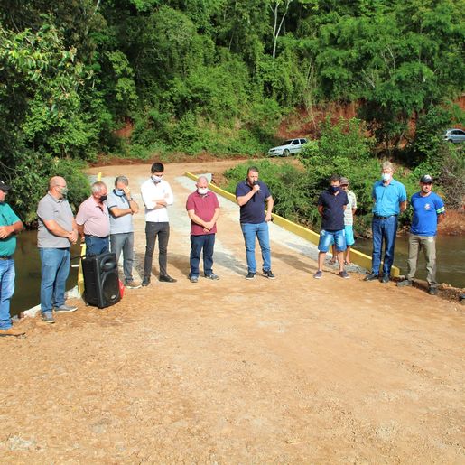 Ponte é reconstruída no interior de Itapiranga