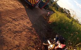 Homem fica ferido em acidente entre moto e caminhão no interior de Tunápolis