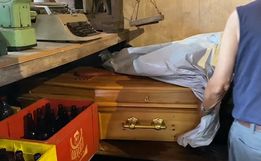Idoso que morreu em acidente fabricou o próprio caixão há 23 anos