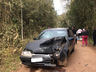Jovem sofre graves ferimentos em colisão entre carro e moto no interior
