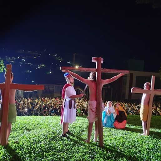 Encenação de Paixão e Morte de Cristo reúne grande público em Itapiranga