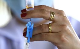 Baixa procura por vacinação contra Covid pode causar perda de 60 mil doses em SC