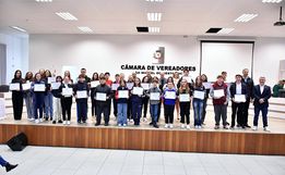 Parlamento Jovem empossa 17 estudantes em São Miguel do Oeste para mandato de 2025