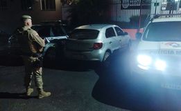 PM localiza carro roubado e prende suspeito por receptação dolosa em SMO