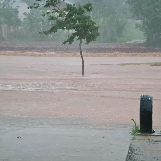 Chuva forte causa alagamentos em São Miguel do Oeste 