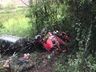 Motorista de 22 anos sofre ferimentos em capotamento de caminhão na SC 305