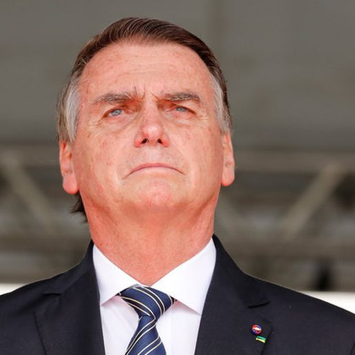 Bolsonaro diz que Lula e Gleisi ofenderam a sua honra e recorre ao STF