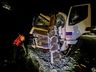 Motorista colide com caminhão em poste na Willy Barth 