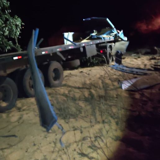 Motorista sofre ferimentos graves após caminhão tombar na SC 161