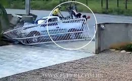 Ciclista é atingido por carro em Rio do Sul; veja o vídeo