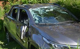 Colisão entre carro e caminhão deixa cinco feridos   
