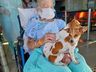 PEDIDO ATENDIDO: paciente em cuidados paliativos revê cachorrinhos de estimação