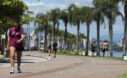 Com El Niño forte, verão deve ser de temperaturas escaldantes e ondas de calor em SC