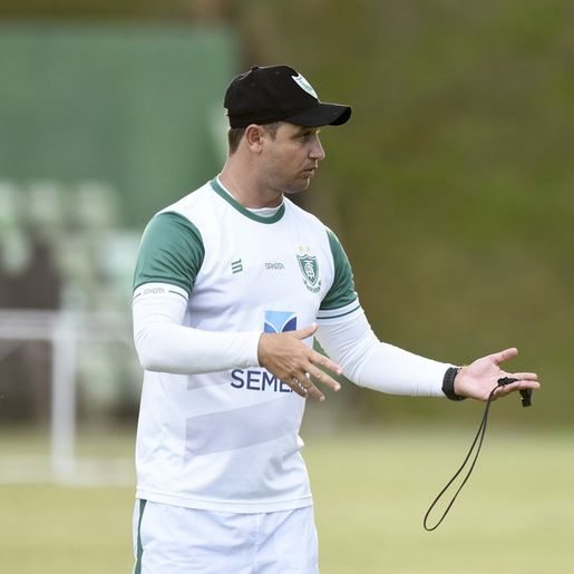 Chapecoense encaminha contratação do Tecnico Felipe Conceição