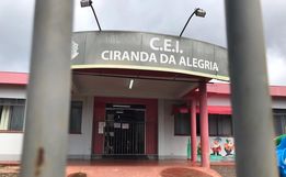 Diretora de creche é exonerada após criança sair sozinha da unidade escolar