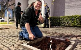 Igreja Matriz de SMO planta 30 árvores e integra desafio da arquidiocese de reflorestamento 