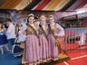 Almoço típico, shows e apresentações culturais marcam o domingo da 45ª Oktoberfest