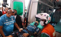 Gre-Nal é adiado após ataques a ônibus do Grêmio 