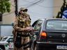 Polícia Militar realiza panfletagem em alusão a campanha “Eles por Elas”