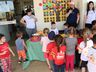 Centro Municipal de Educação Infantil promove dia da fruta com alunos