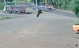 VÍDEO: Câmera flagra suspeito fugindo da PRF em Flor do Sertão