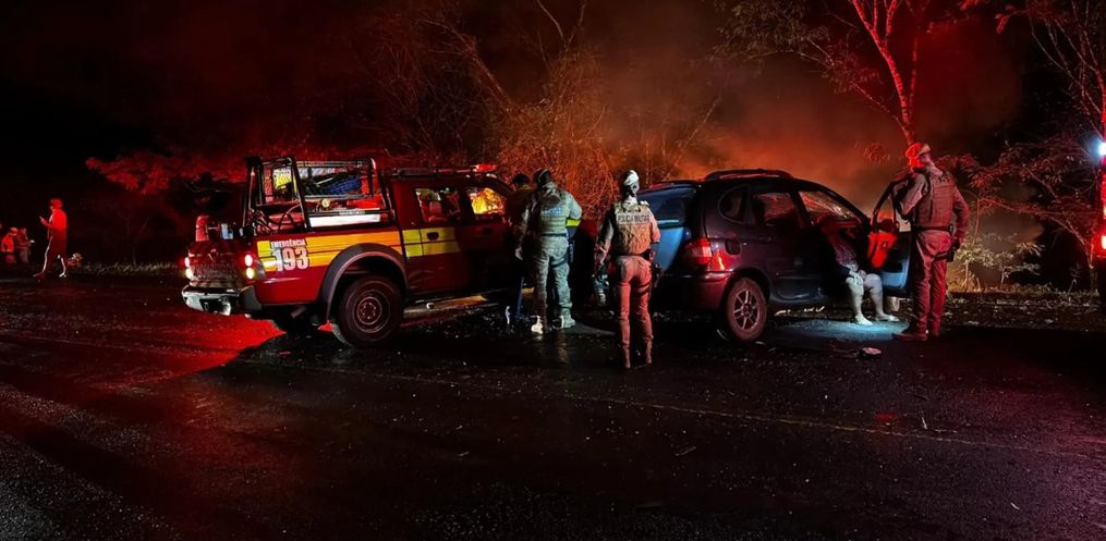 Identificada mulher que morreu carbonizada em sequestro e colisão na BR-282