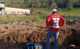 Homem fica parcialmente soterrado após ser atingido por pedra em obra no Oeste de SC