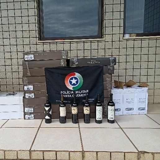 Homem de 51 anos é flagrado com mais de 150 garrafas de vinho argentino