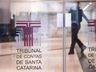 TCE alerta 73 cidades de SC por arrecadação baixa e gasto acima do previsto com servidores