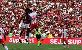 Inter perde para o Flamengo e dá adeus às chances de título no Brasileirão