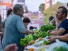 Feirantes iniciam comercialização de produtos na Área coberta da Praça Central 