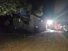 Incêndio em residência deixa um morto e outro gravemente ferido