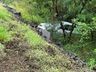 Veículo sai da pista e cai em ribanceira na BR-282 em São Miguel do Oeste