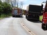 Motorista fica ferido em tombamento de carreta na PR-180 