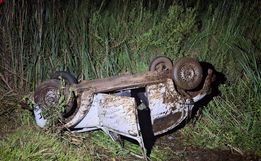 Fusca capota na PR-180 sentido Campo Erê