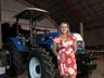 Governo municipal de Campo Erê entrega trator para patrulha agrícola