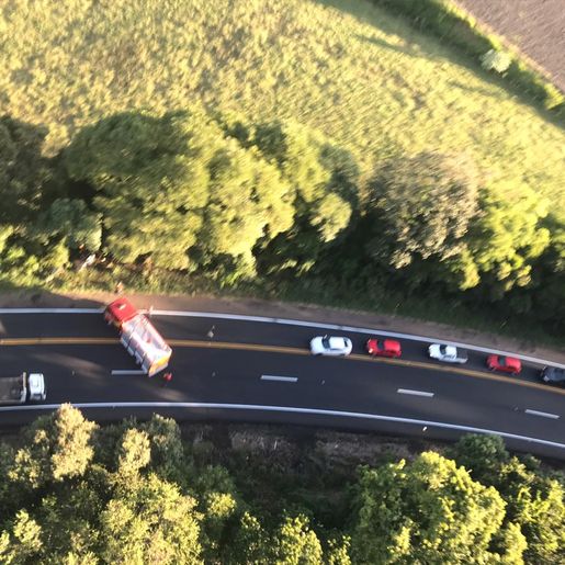 Grave acidente deixa três pessoas feridas na BR-282
