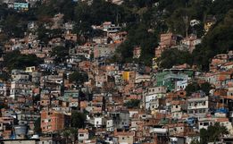 Quase 16,4 milhões de pessoas moram em favelas no Brasil, revela Censo
