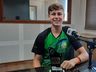 OUÇA: Jovem de SMOeste recebe prêmio de melhor tenista de 2021