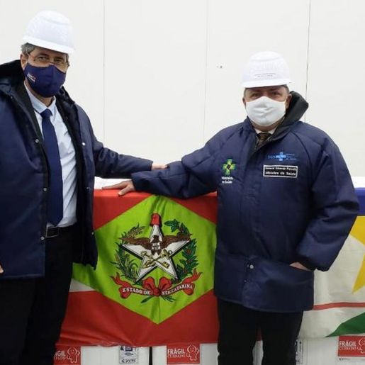 VÍDEO: SC recebe 126 mil doses da vacina contra Covid-19 nesta segunda-feira