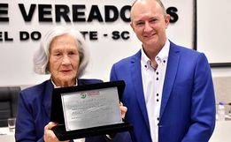 Câmara de SMO concede título de Cidadã Honorária para Maria Dalmagro Predebon