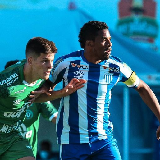 Com gol no fim, Chapecoense perde para o Avaí na Ressacada