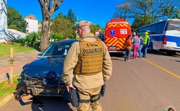 Colisão entre carro e moto deixa homem ferido em SMOeste 