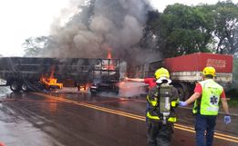 Duas pessoas morrem carbonizadas em colisão na BR-282 entre SMO e Maravilha